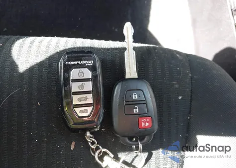 2017 Toyota Rav4 Le z USA, uszkodzony, nr VIN 2T3BFREV8HW555947